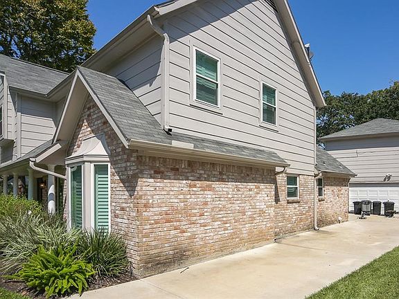 3rd image of 7114 Winding Walk Dr