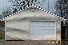 2nd image of 963 Lincoln Dr E