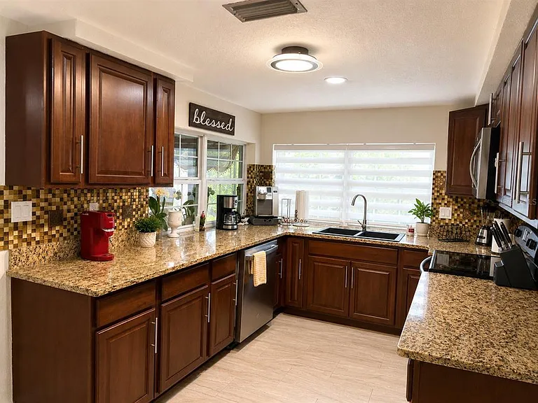 12416 Cobble Stone Dr — Photo 14
