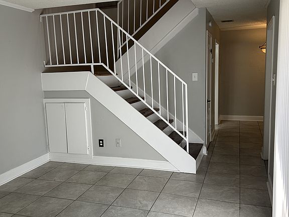 5th image of 300 Elks Cv APT 3