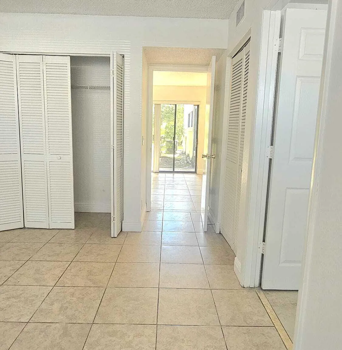 2 bed, 2.0 bath, 950 sqft, $1,899 — Photo 4