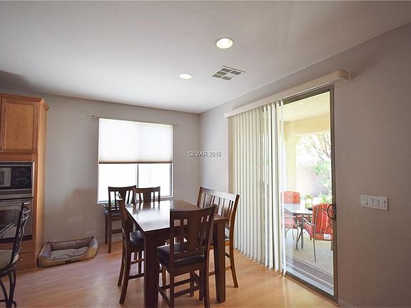 3rd image of 8133 Meadow Falls St