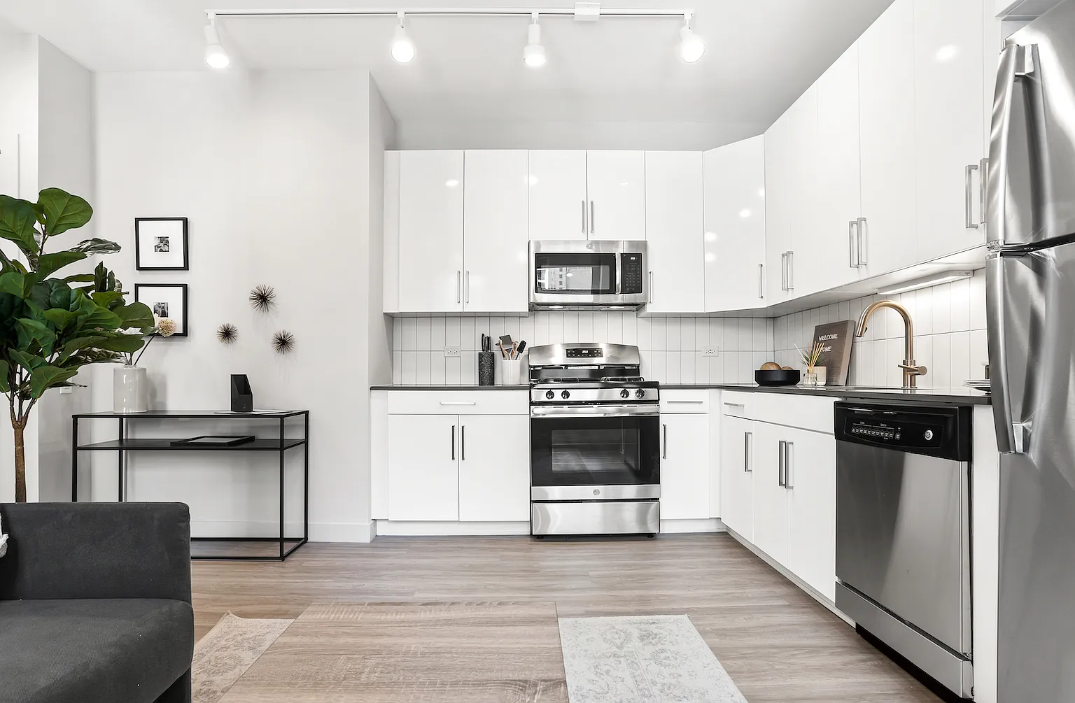 1 bed, 1.0 bath, 622 sqft, $2,400 — Photo 4