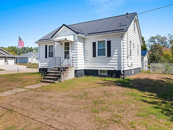 5th image of 318 Hall Ave