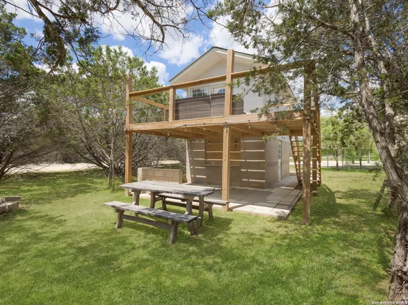 539 Rio Luna dr, Bandera, TX 78003