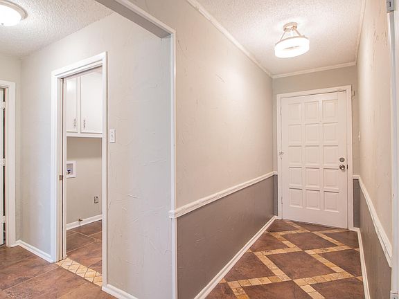 3rd image of 4709 59th St