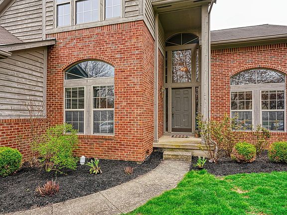 4th image of 362 Aylesbury Dr W