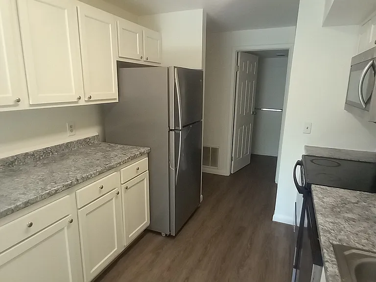 24998 Cooper Ave — Photo 4