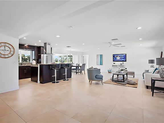 5th image of 1627 Golf View Dr