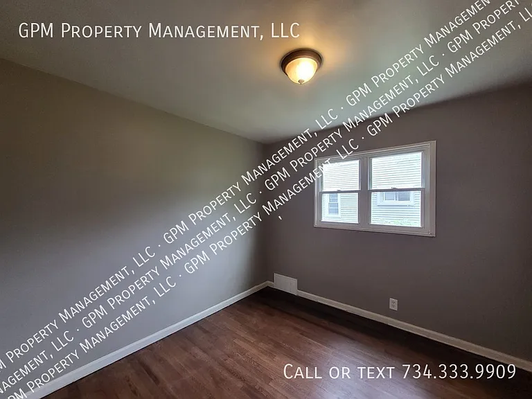 22084 Shakespeare Ave — Photo 9