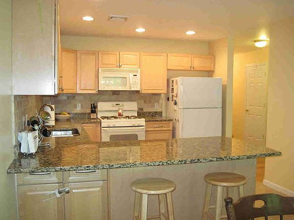 4th image of 283 Pinebrook Dr #283