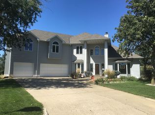 325 Howard Rd, Moville, IA 51039