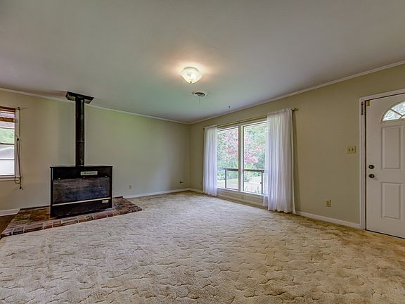 3rd image of 34 Bellaire Dr