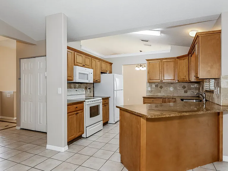 6888 Mauna Loa Blvd — Photo 7