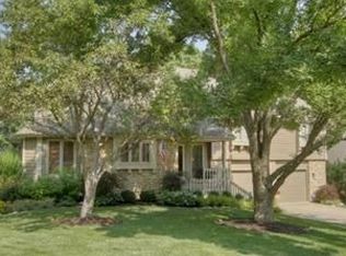 8326 Richards Rd, Lenexa, KS 66215