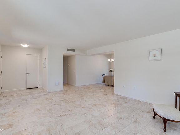 5th image of 9303 W Glen Oaks Cir N
