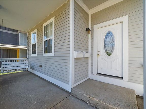2nd image of 2153 N Park Ave