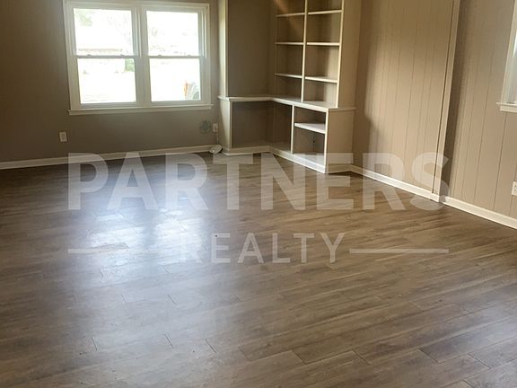 3rd image of 4536 Wake Forest Dr