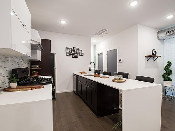3rd image of 1525 N 7th St #2