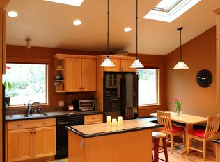 2189 Fernwood Cir, Lake Oswego, OR 97034