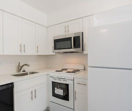 5th image of 49 NE 2nd Ave #49