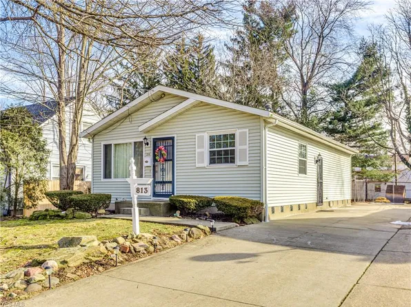 813 Shoshone Ave, Akron, OH 44305