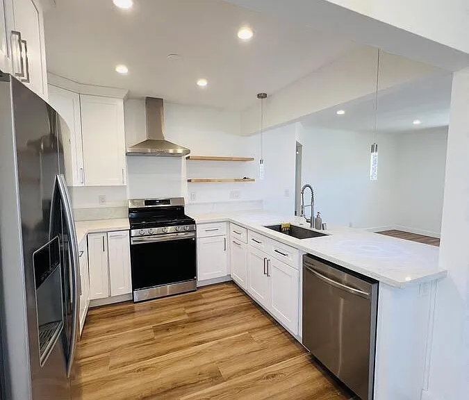 15523 Van Ness Ave — Photo 6