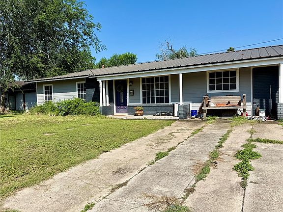 3rd image of 1802 E Johnston Ave