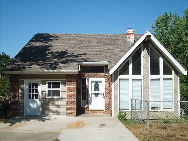 1st image of 216 Wagonwheel Dr