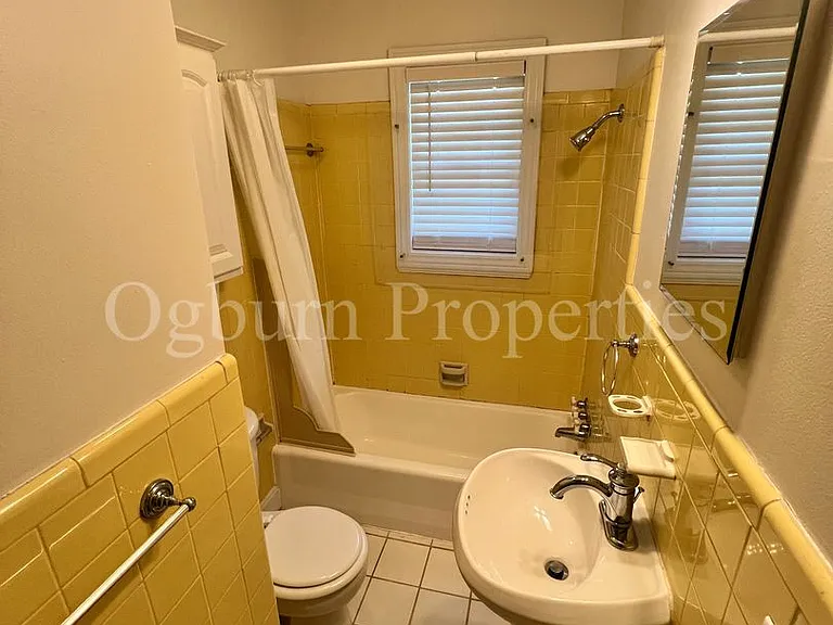 1105-1107 W End Blvd — Photo 6
