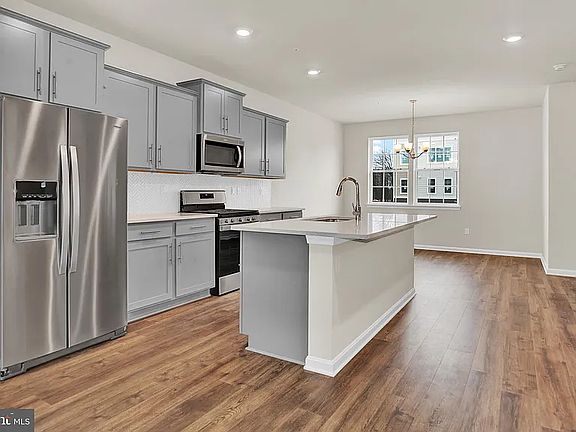 3rd image of 8709 Cherrybark Rd