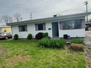 500 Saint Barbara Ln, Cahokia, IL 62206