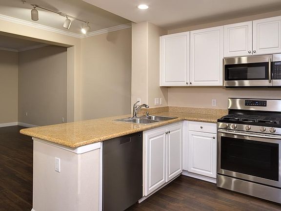 2nd image of 601 N Prospect Ave