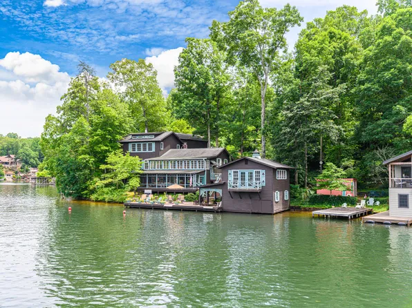 726 E Lakeshore Dr, Landrum, SC 29356