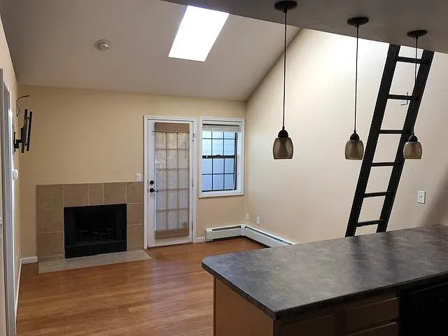 1405 Broadway #306 — Photo 2