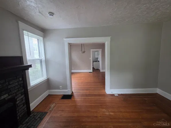 4011 Ivanhoe Ave, Cincinnati, OH 45212