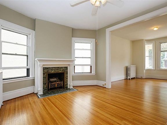5th image of 22 Woodward Ave