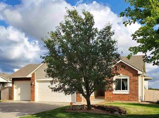10817 W Waterside Ct, Maize, KS 67101