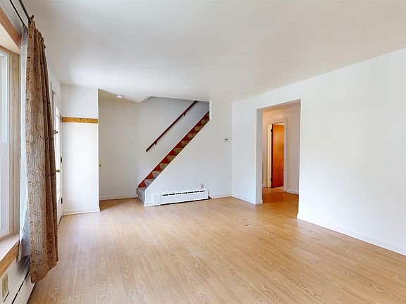 3rd image of 4 Myers Court
