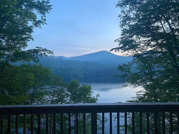 536 Nantahala Shrs, Topton, NC 28781