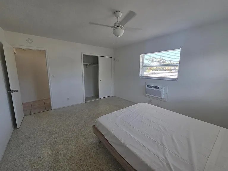 701 SE 15th St #12 — Photo 9