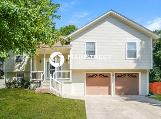 1108 Park Dr, Greenwood, MO 64034