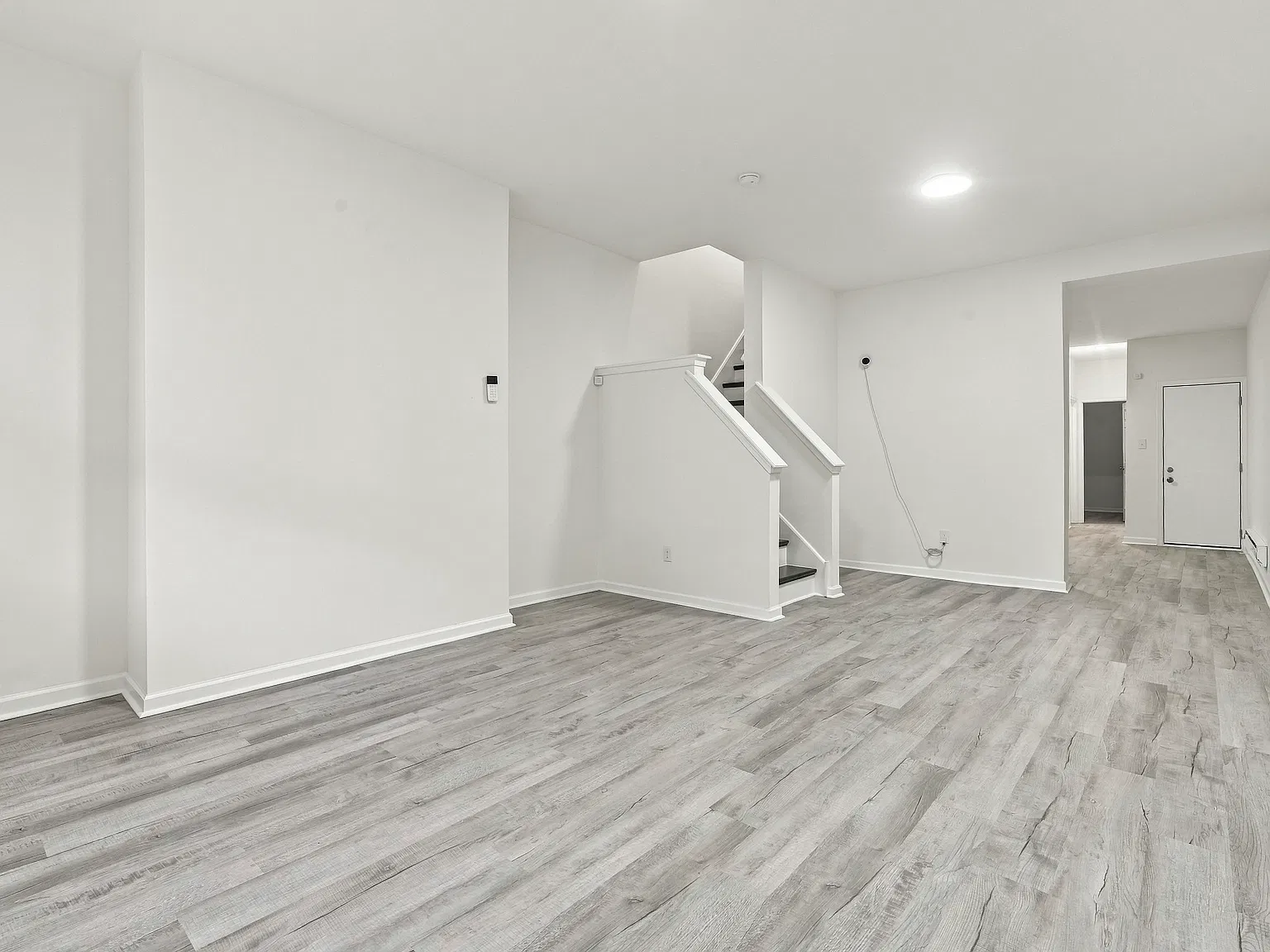 5 bed, 1.5 bath, 1440 sqft, $2,250 — Photo 4
