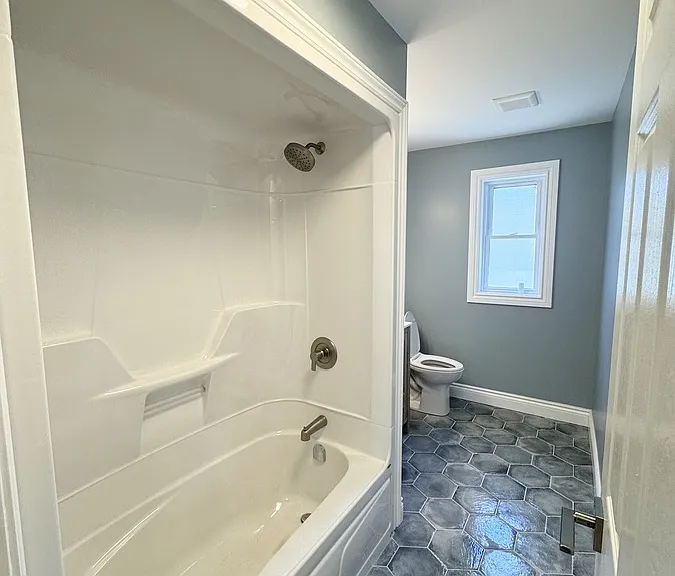 1296 Laurendeau Ave — Photo 20