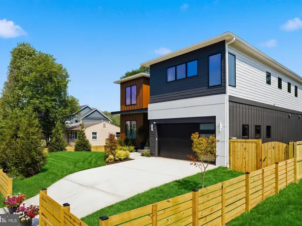 7421 Magarity Rd, Falls Church, VA 22043