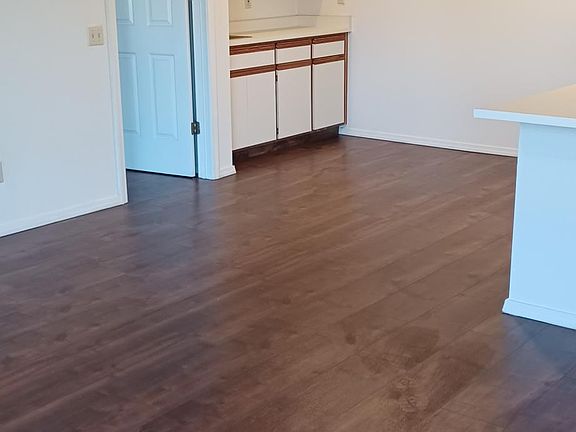 3rd image of 5121 Garfield Ave APT 5