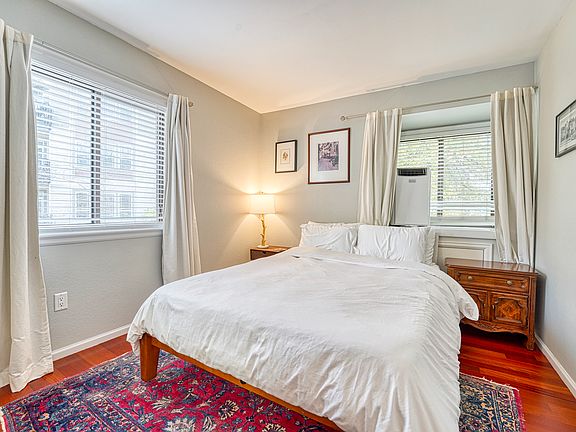 4th image of 1901 Centennial Dr