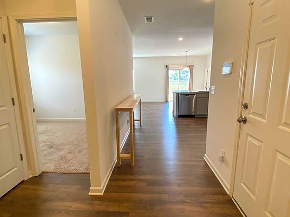 3rd image of 27 Vivian Way