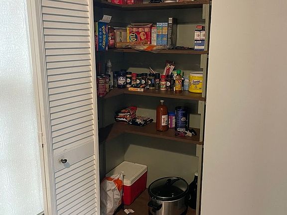 5th image of 435 Willowbank St #2