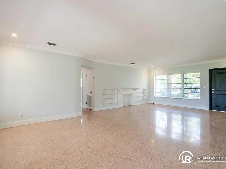 475 S Shore Dr — Photo 9